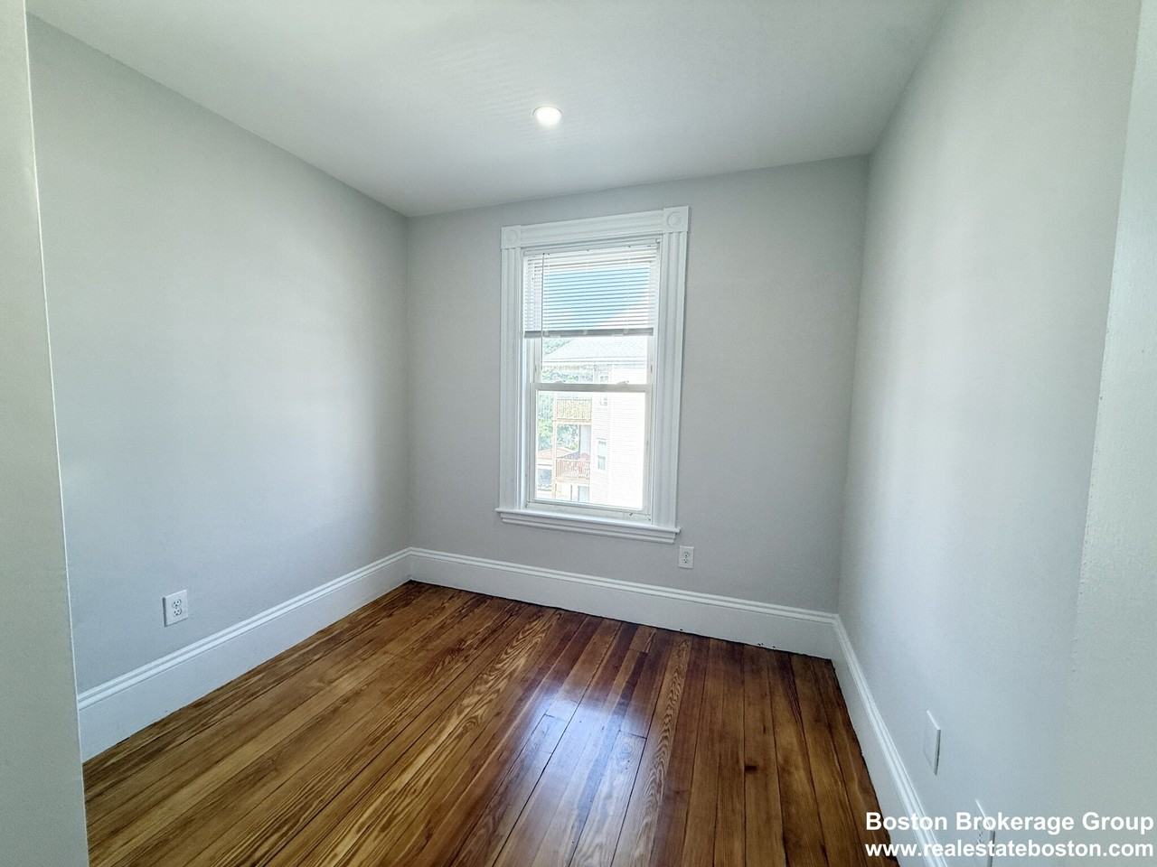 71 Saxton St #3 - Photo 7 of 11