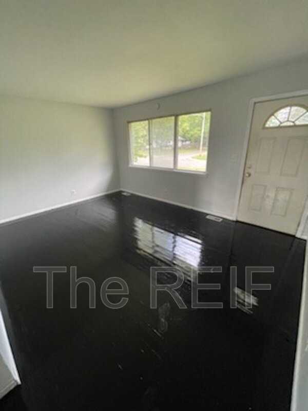 5365 Stiffler Rd - Photo 2 of 9