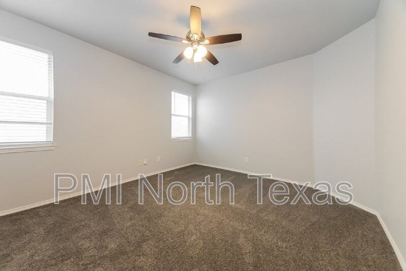 1517 Sandstone Dr - Photo 2 of 19