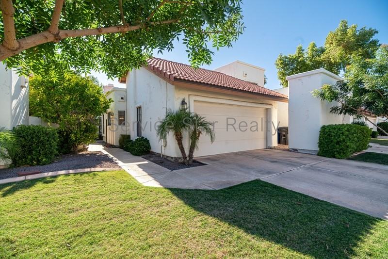 8910 S Heather Dr - Photo 2 of 25