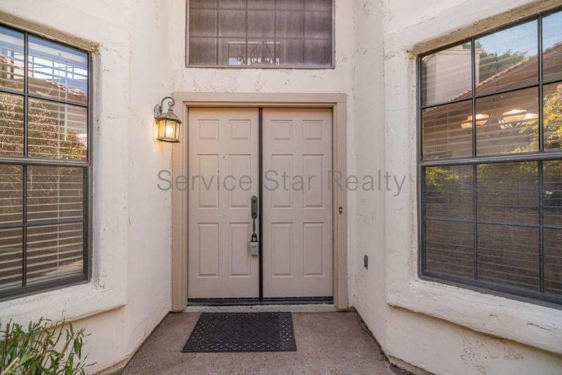 8910 S Heather Dr - Photo 3 of 25