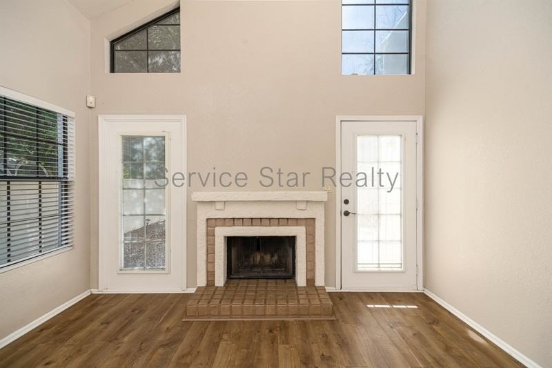 8910 S Heather Dr - Photo 5 of 25