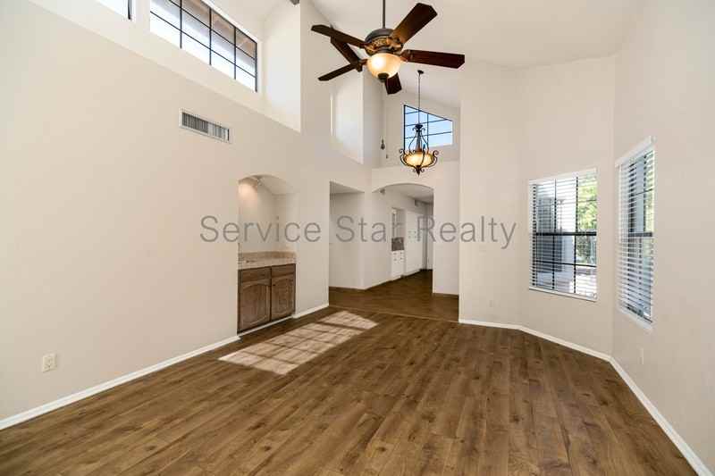 8910 S Heather Dr - Photo 6 of 25