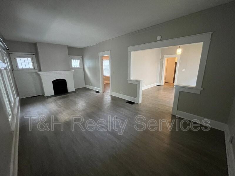 4069 Graceland Ave - Photo 4 of 24