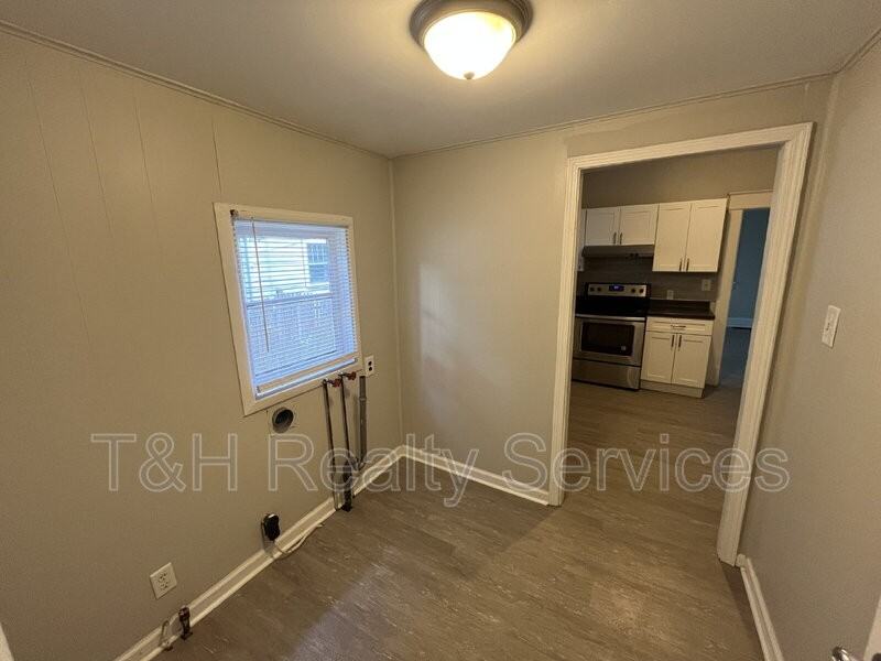 4069 Graceland Ave - Photo 7 of 24