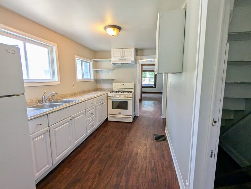 818 Woodbine Ave - Photo 6 of 21