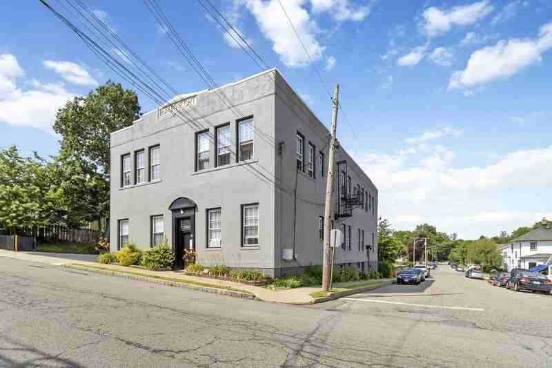 51 Berry St #7 - Photo 3 of 12