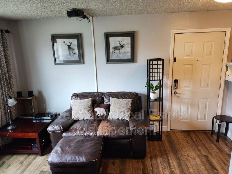 6329 E 32nd Ave #2 - Photo 6 of 18
