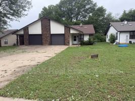 featured image of 1206 Whipporwill Ln #B