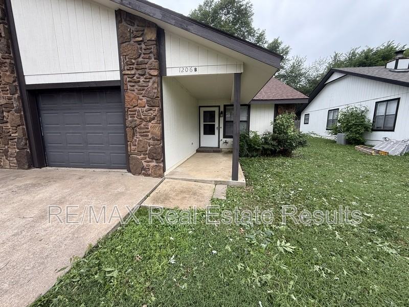 1206 Whipporwill Ln #B - Photo 2 of 10