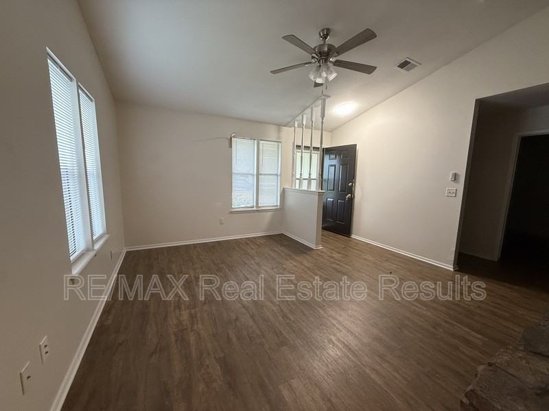 1206 Whipporwill Ln #B - Photo 4 of 10