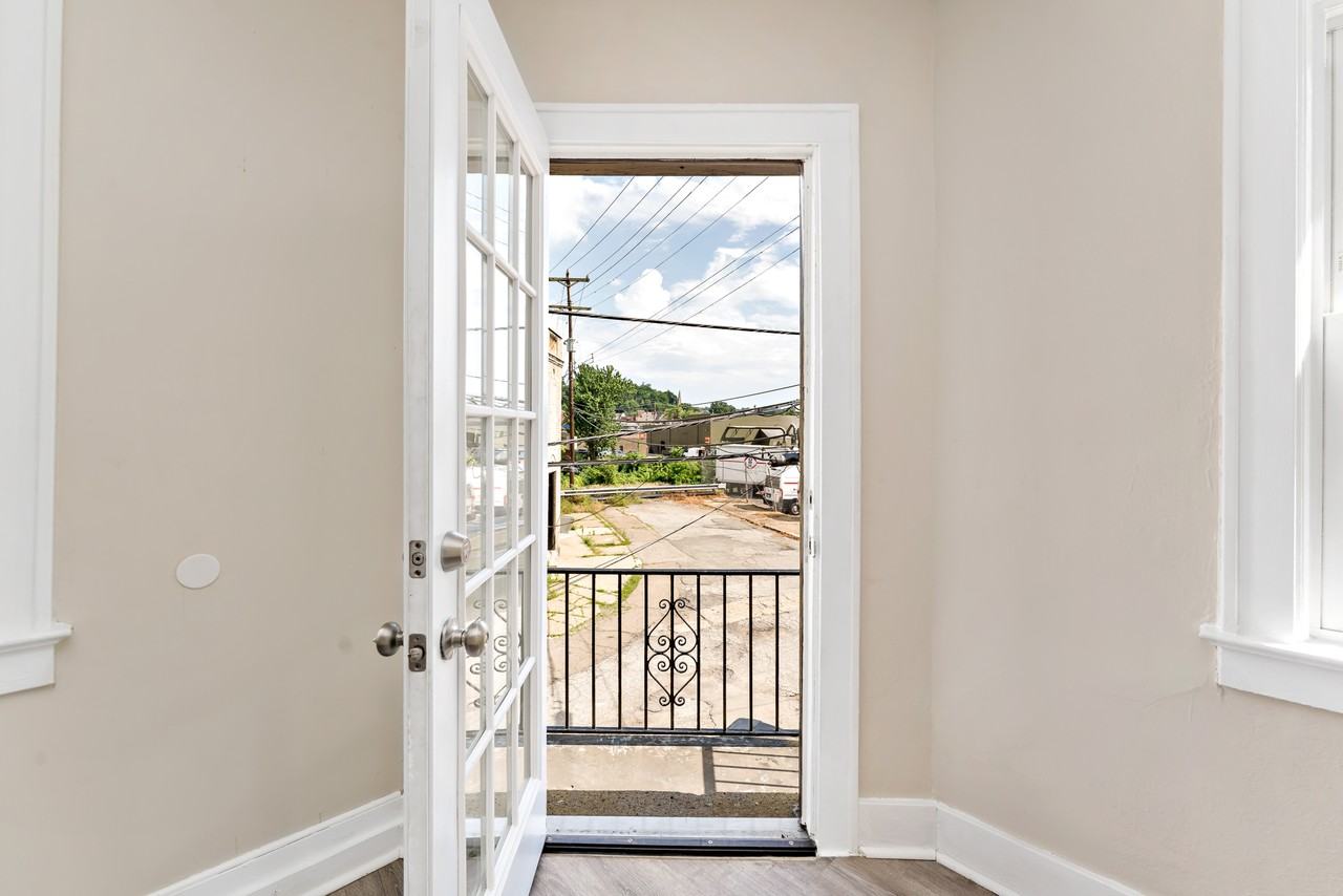 401 Arch St - Photo 2 of 18