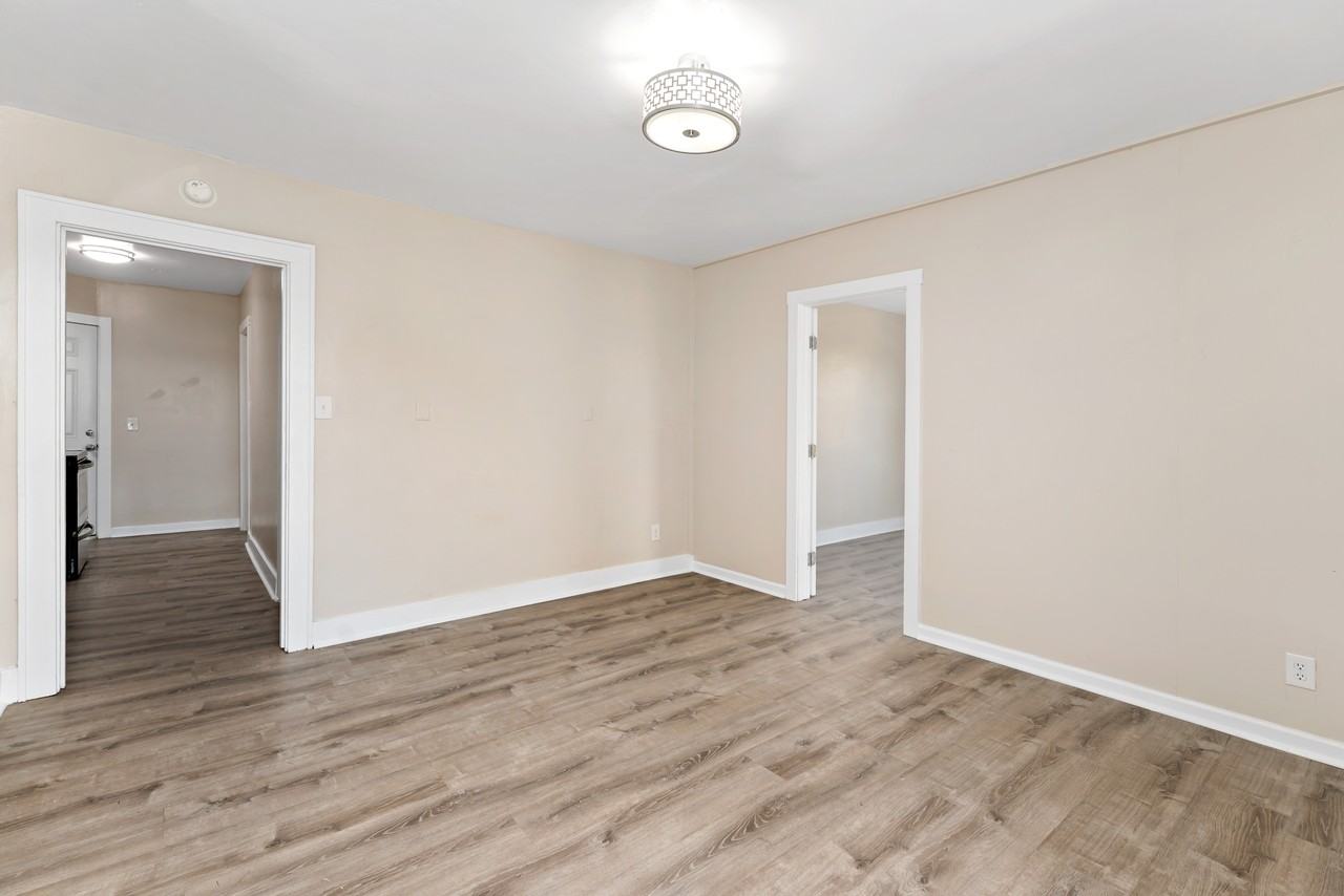 401 Arch St - Photo 7 of 18