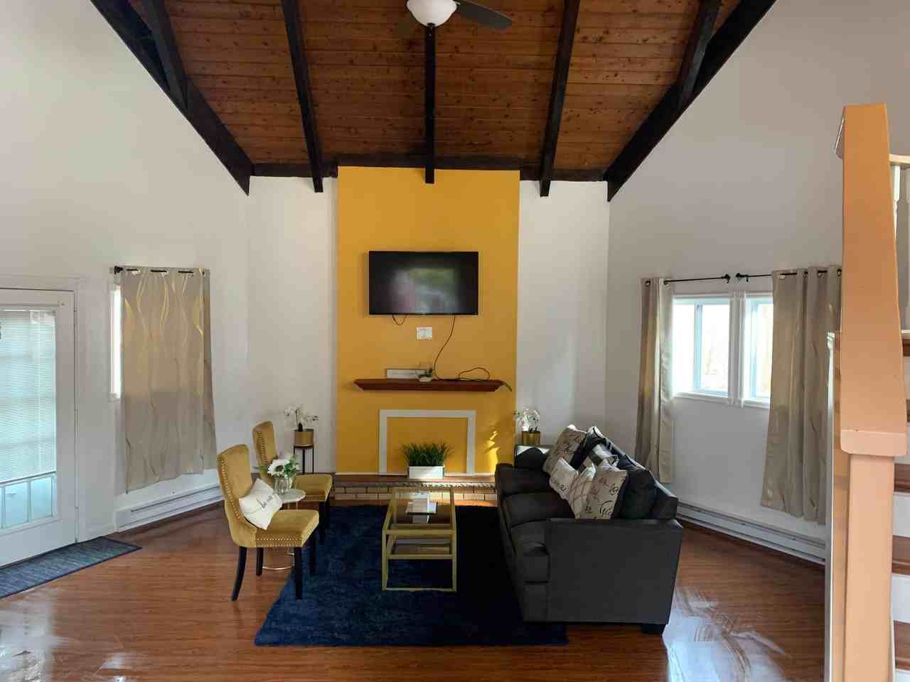 7077 Boulder Ct - Photo 3 of 10