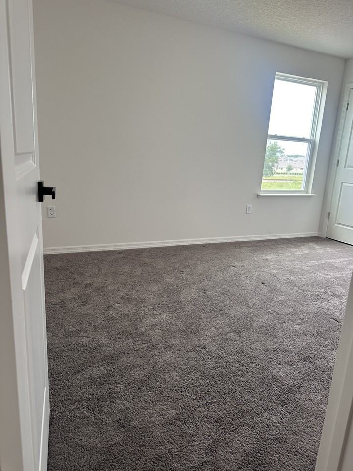 5551 Maddie Dr - Photo 5 of 21