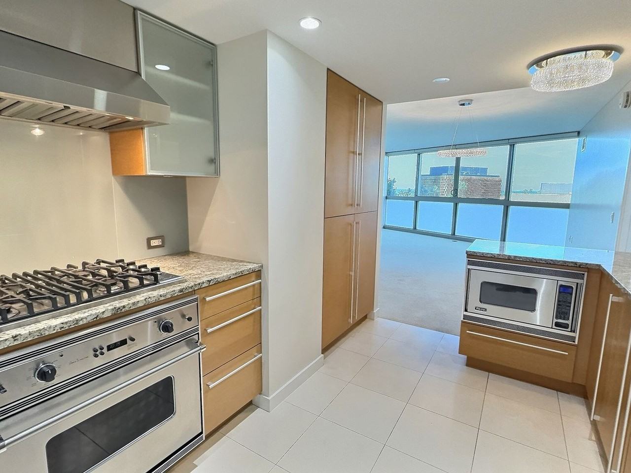 1177 Queen St #703 - Photo 4 of 32