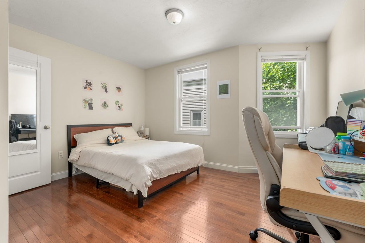 95 Kilsyth Rd #2 - Photo 6 of 9