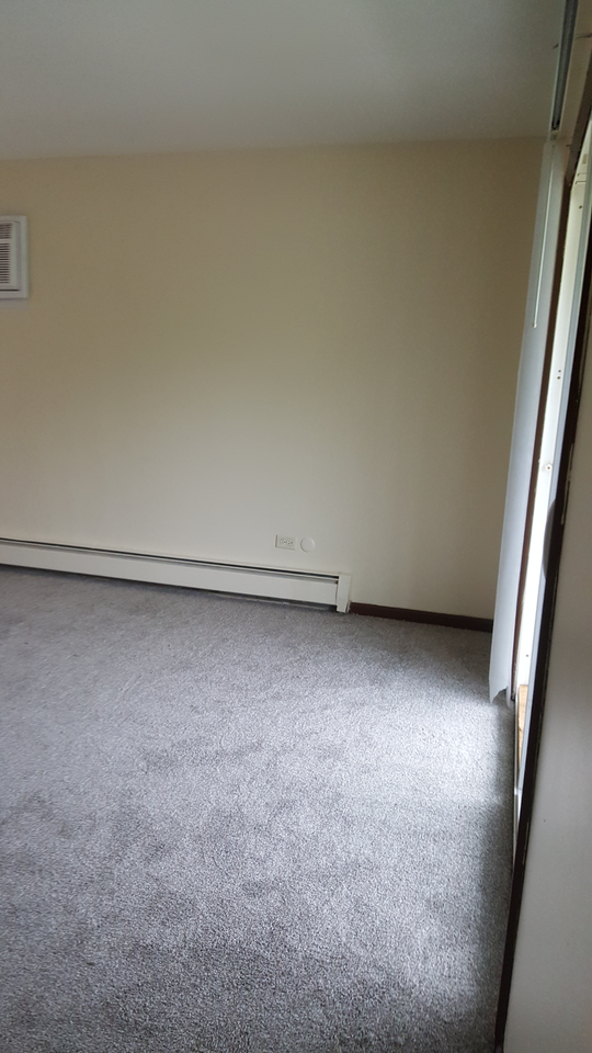 2790 E State St #2EAST - Photo 4 of 31