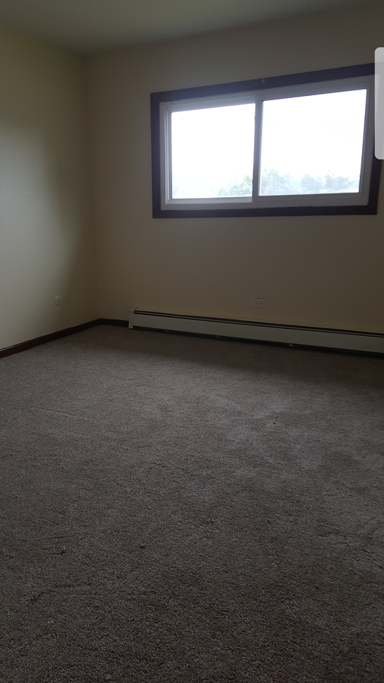 2790 E State St #2EAST - Photo 6 of 31