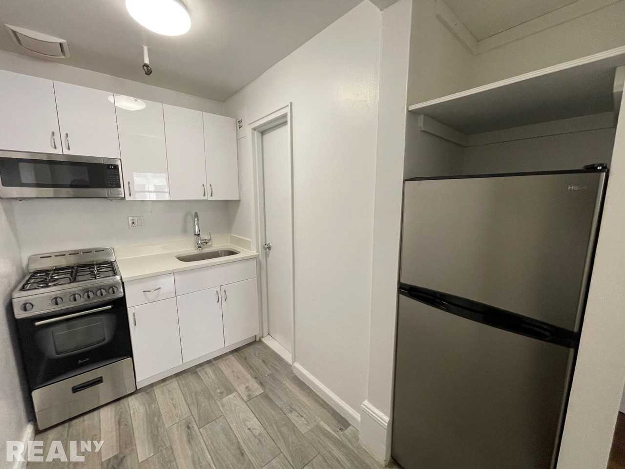 Madison Ave #4F - Photo 3 of 4