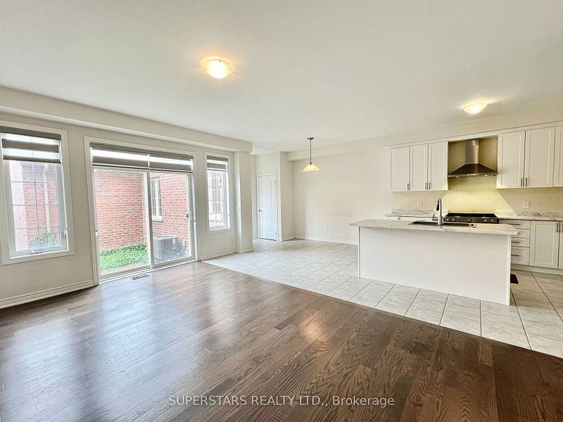 19838 Leslie Street - Photo 2 of 29