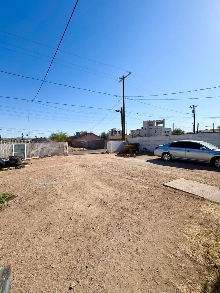 1845 E Monroe St Unit 1 - Photo 6 of 6