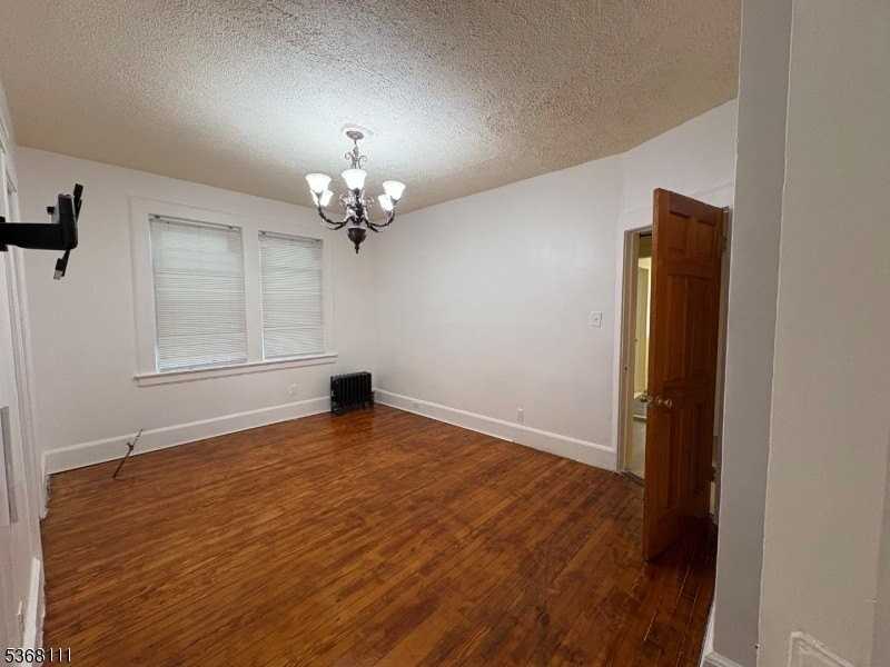 479 20th St - Photo 4 of 12