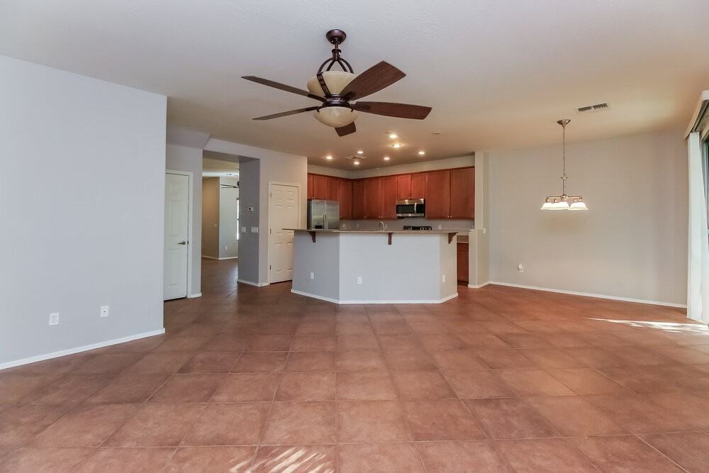 21129 E Stonecrest Dr - Photo 4 of 17