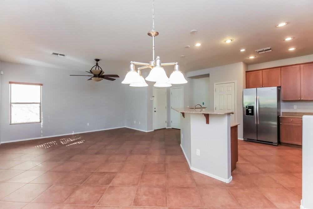 21129 E Stonecrest Dr - Photo 5 of 17