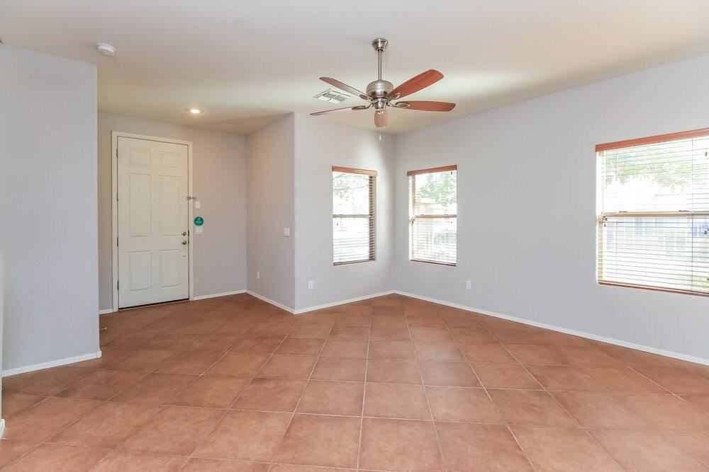 21129 E Stonecrest Dr - Photo 7 of 17