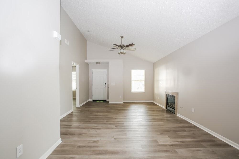 5266 Valley Forge St - Photo 5 of 16