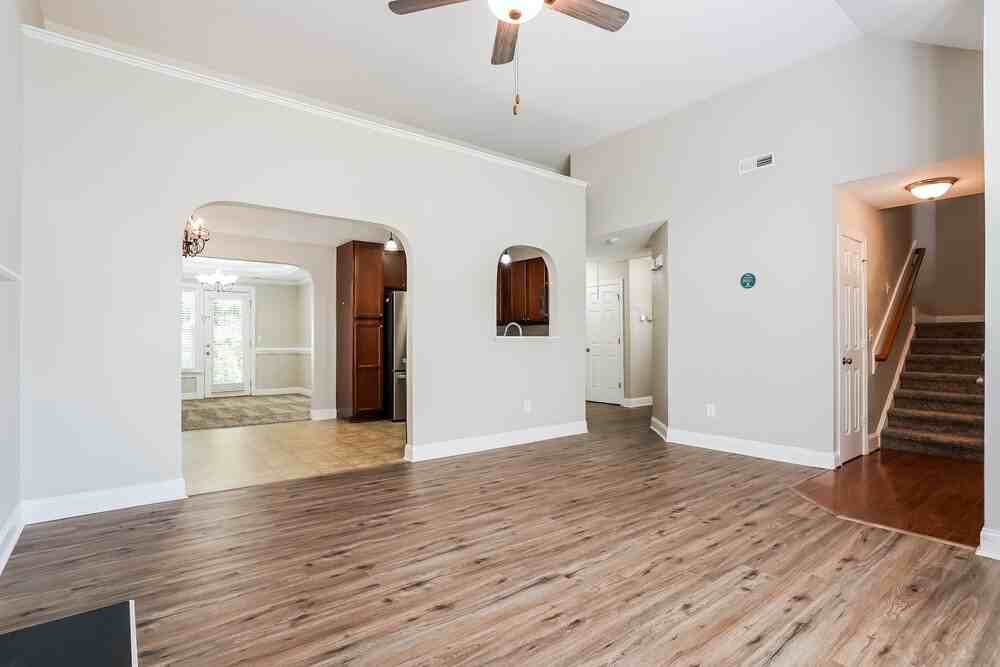 329 Braxman Ln - Photo 6 of 17