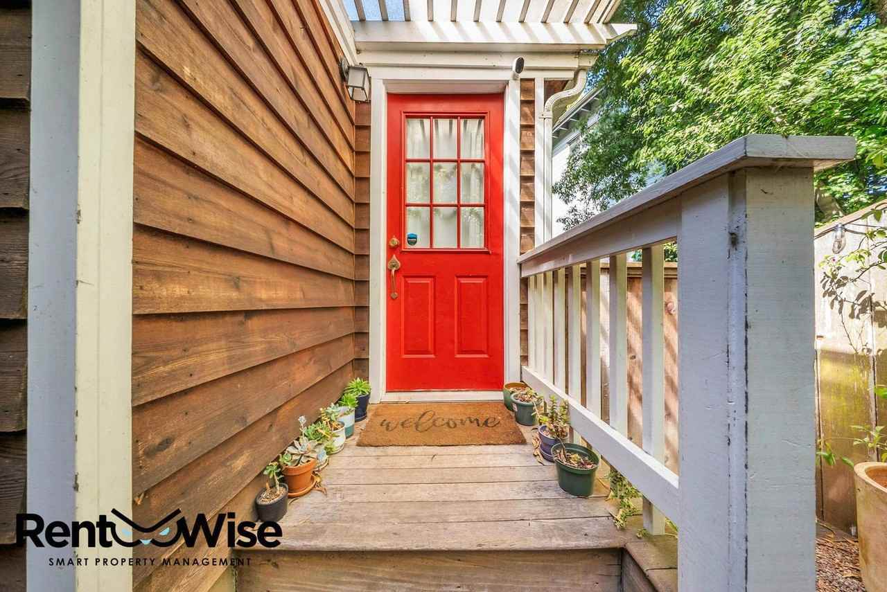 32 Crescent Ave - Photo 3 of 32