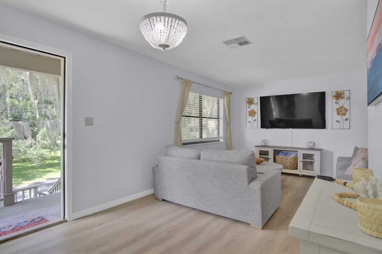 1045 North Circle Drive #1250622P - Photo 5 of 50