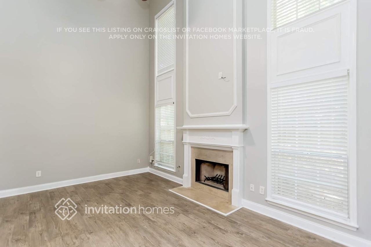 2231 Creekway Dr - Photo 4 of 17