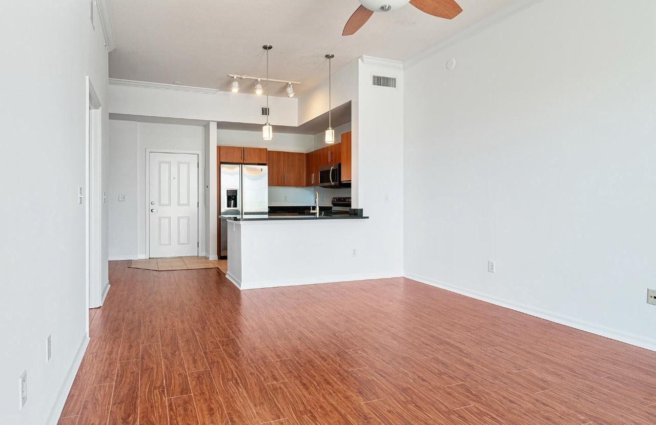 600 S Dixie Hwy - Photo 5 of 8