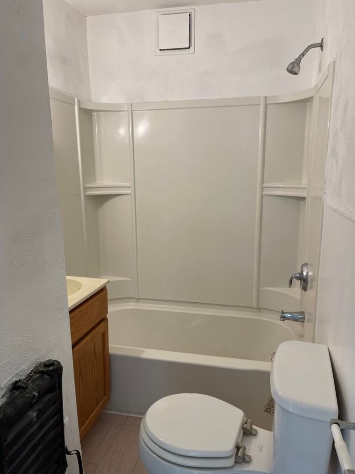 1621 9th Street #8 - Photo 2 of 7