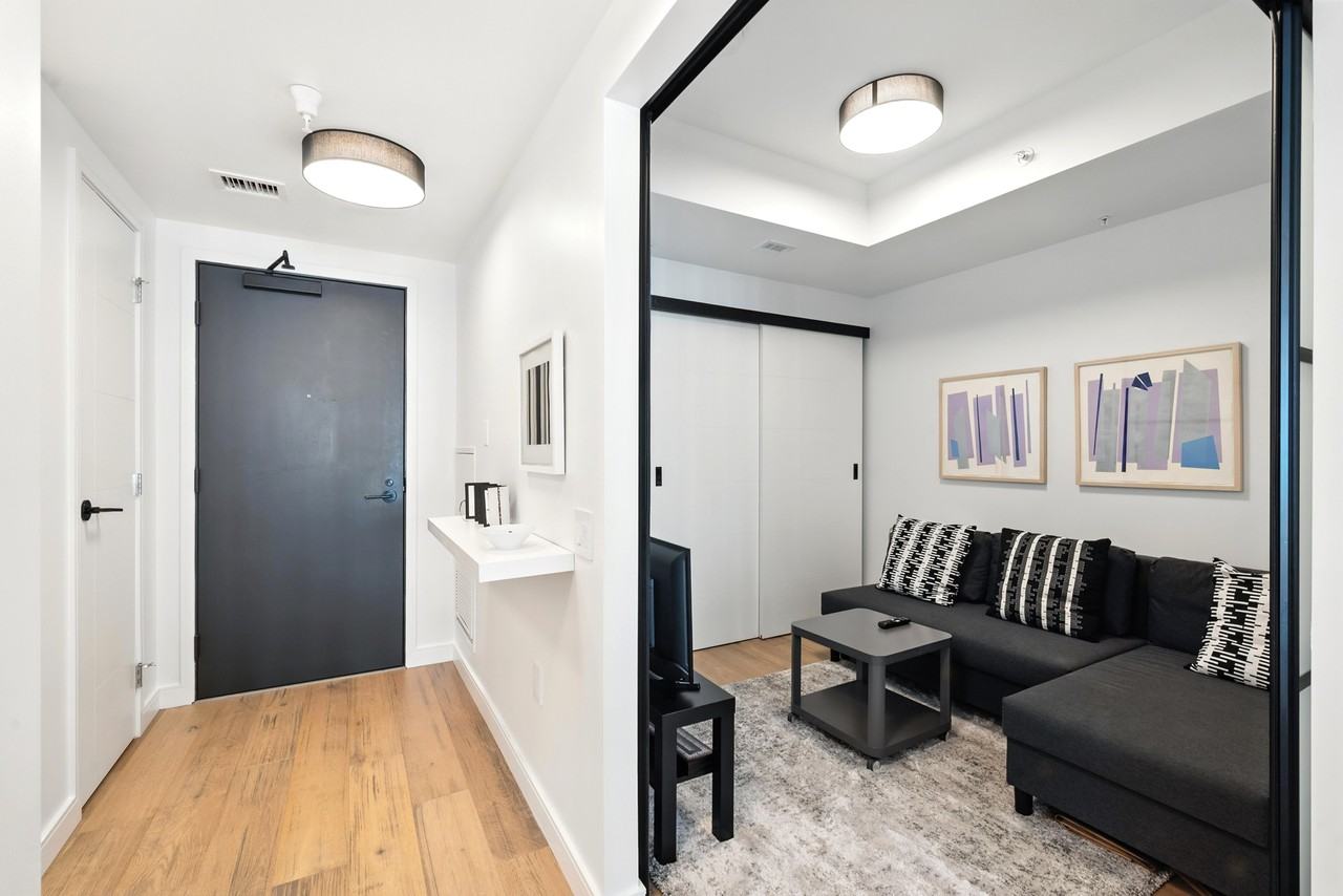 1650 Granville Street #1008 - Photo 4 of 13