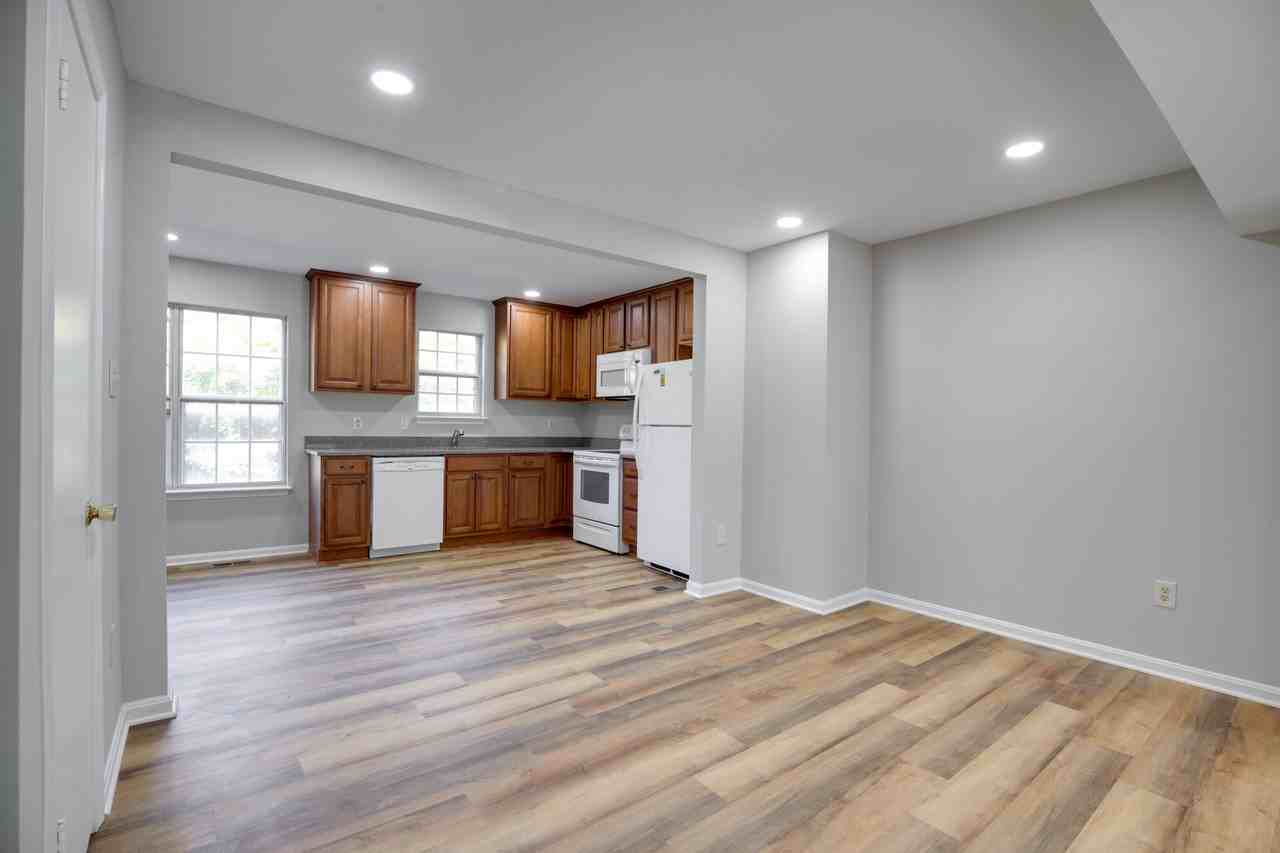 5713 Lawsons Hill Court - Photo 3 of 41