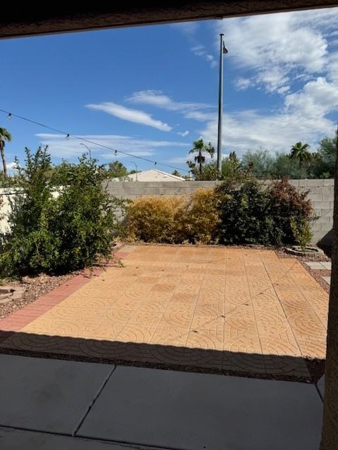 640 Baldurn Ave - Photo 6 of 50