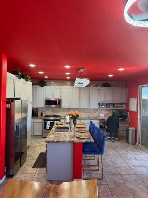 640 Baldurn Ave - Photo 4 of 50