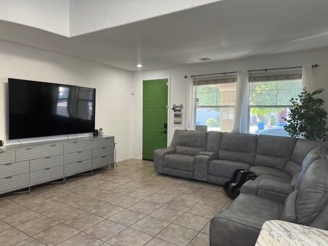 640 Baldurn Ave - Photo 3 of 50