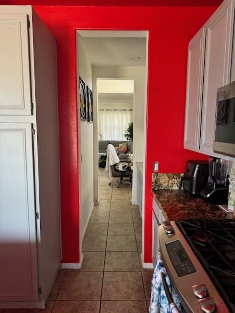 640 Baldurn Ave - Photo 5 of 50