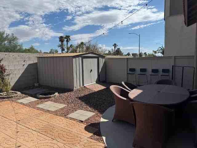 640 Baldurn Ave - Photo 2 of 50