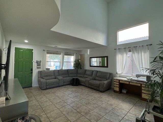 640 Baldurn Ave - Photo 6 of 50