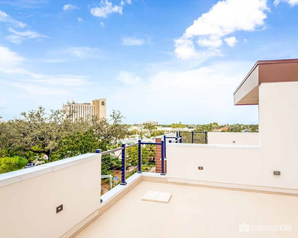 627 Petit Way - Photo 3 of 17