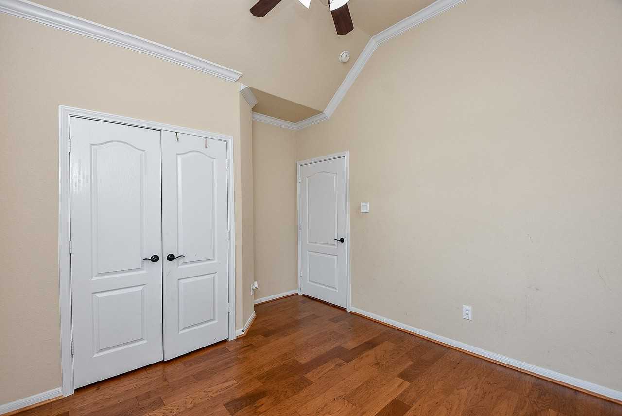 2523 Pittsford St - Photo 7 of 33