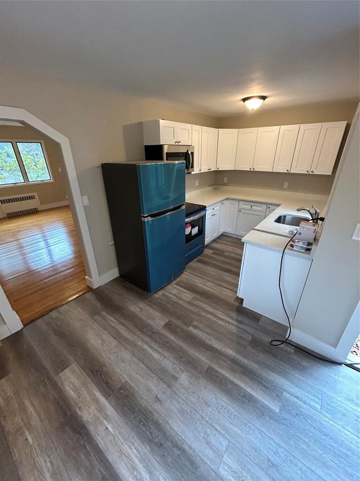 77 Pineaire Ave - Photo 4 of 9