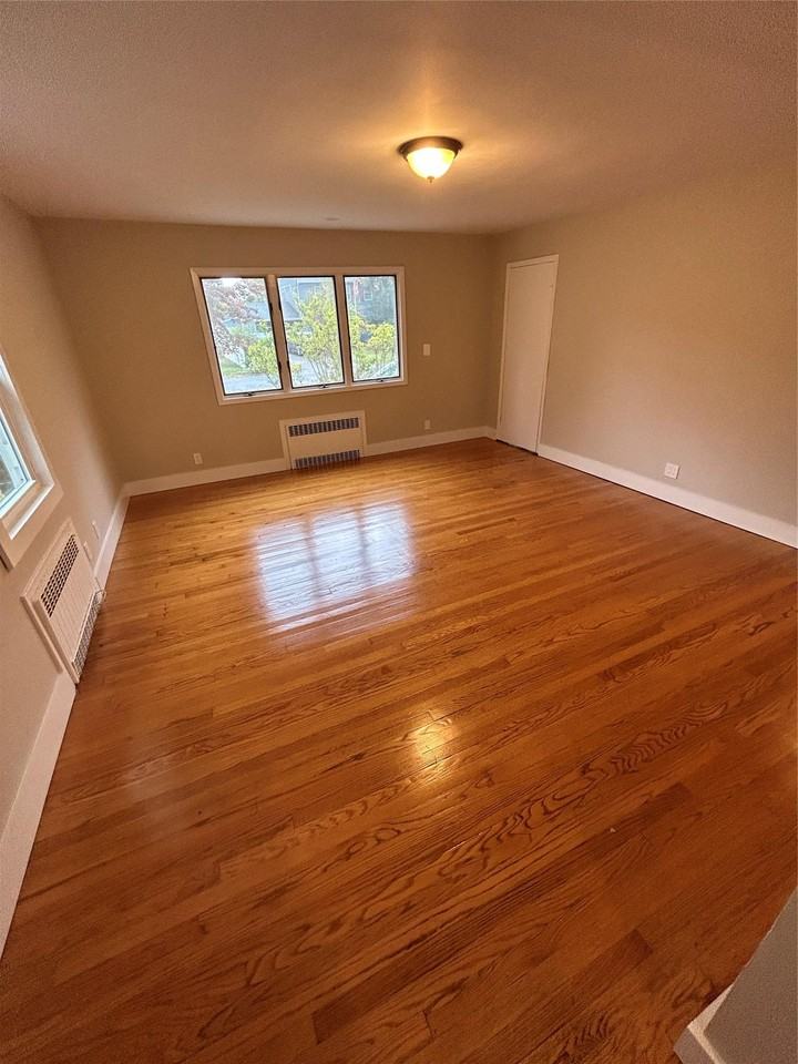 77 Pineaire Ave - Photo 7 of 9