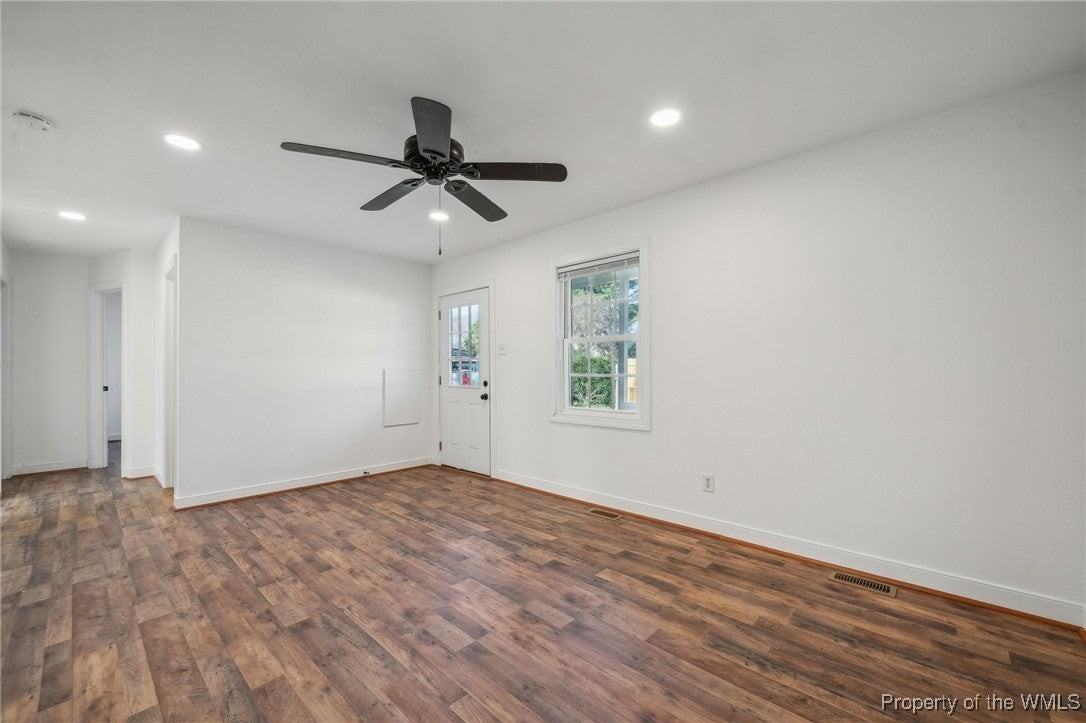 7426 Richmond Rd - Photo 6 of 23